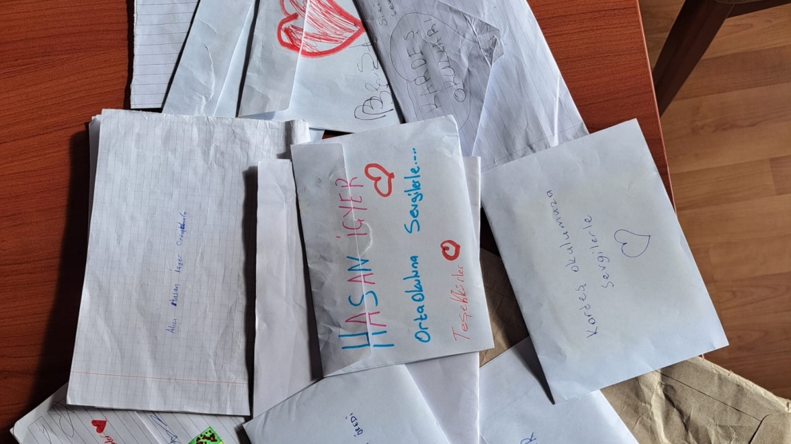 Hatay İli Kumlu İlçesinde Depremden Etkilenen Kardeş Okulumuzdan Gelen Mektuplar